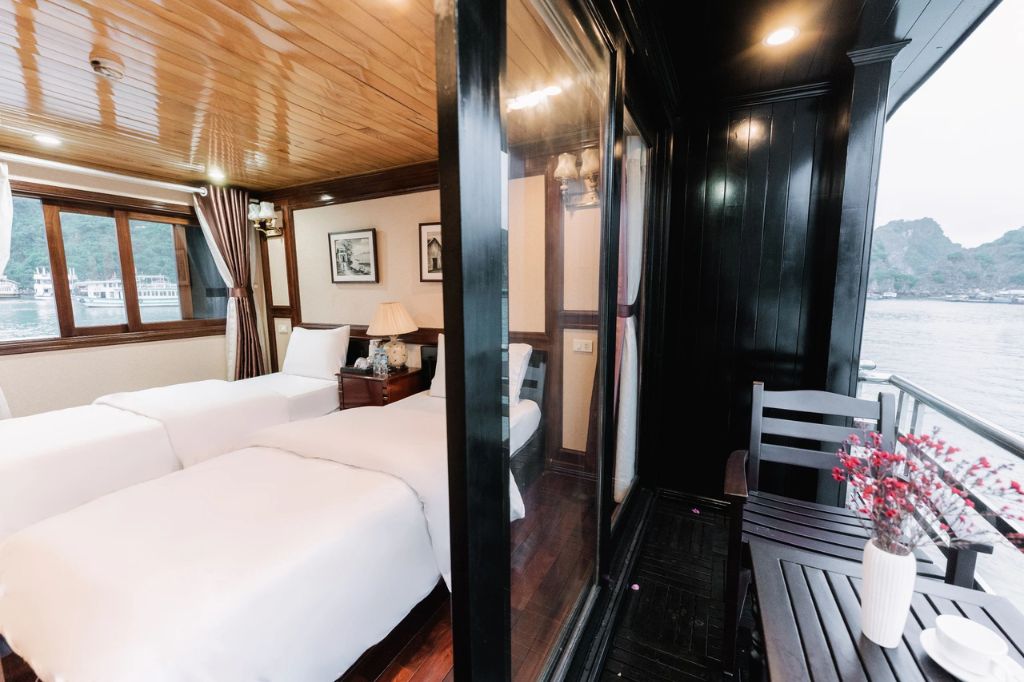 Du thuyền vịnh Lan Hạ 2 ngày 1 đêm - Boutique Cruise 4 sao Du thuyền vịnh Lan Hạ 2 ngày 1 đêm - Boutique Cruise 4 sao