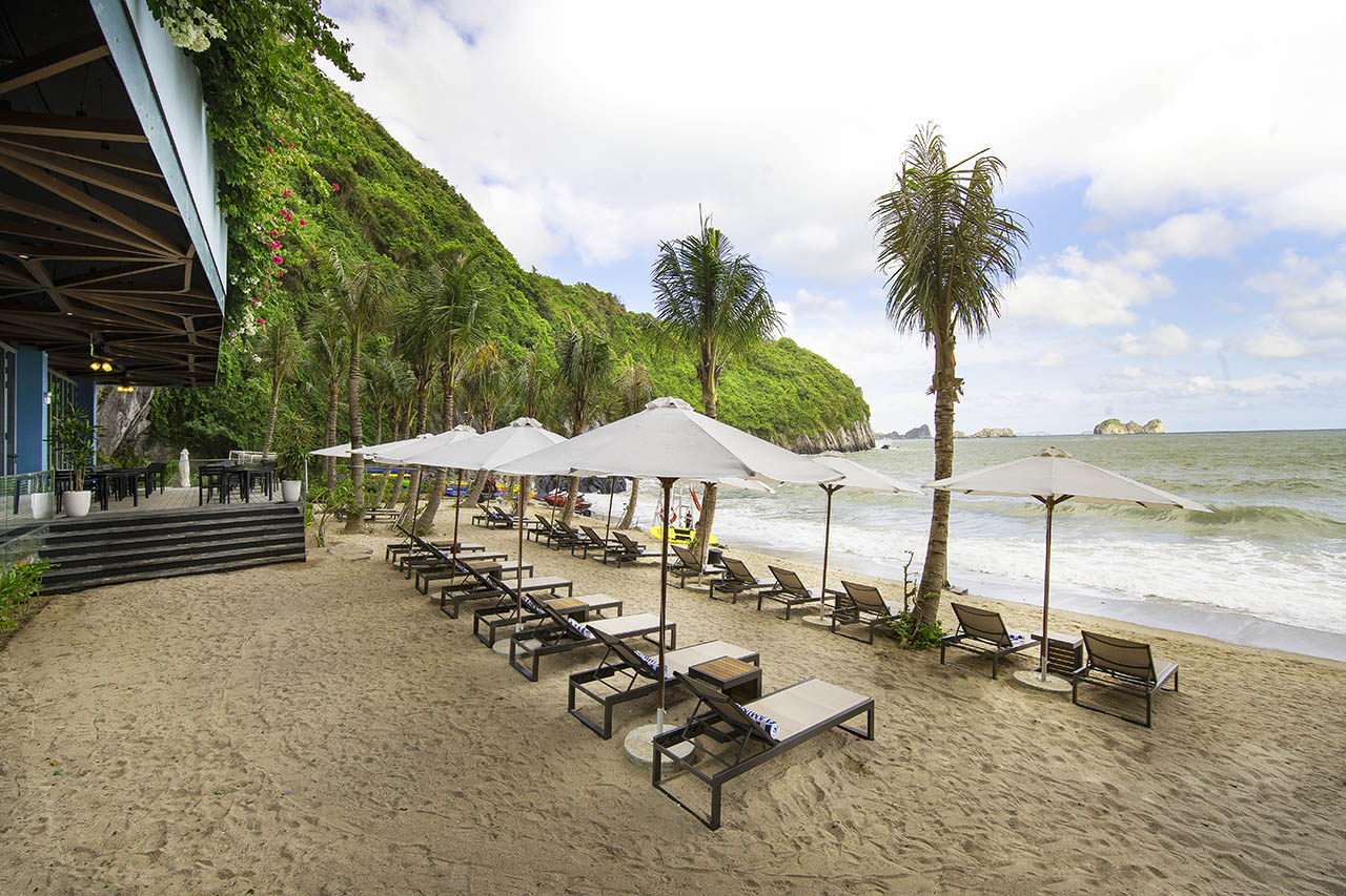 Flamingo Cát Bà Beach Resort