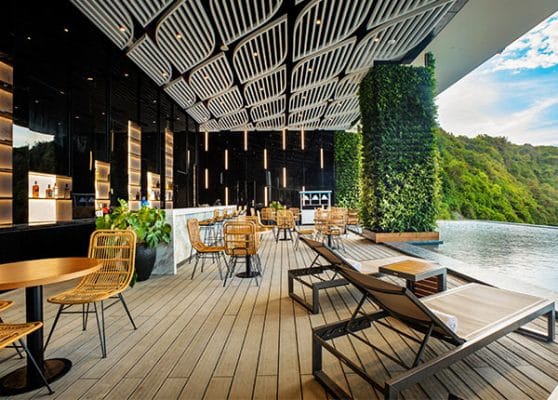sea pool bar Tầng 1 Flamingo Cát Bà Beach Resort