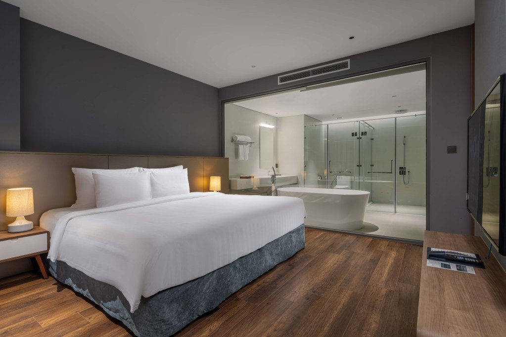 01 Bedroom Deluxe Residence Mountain Flamingo Cat Ba Resort 1 1