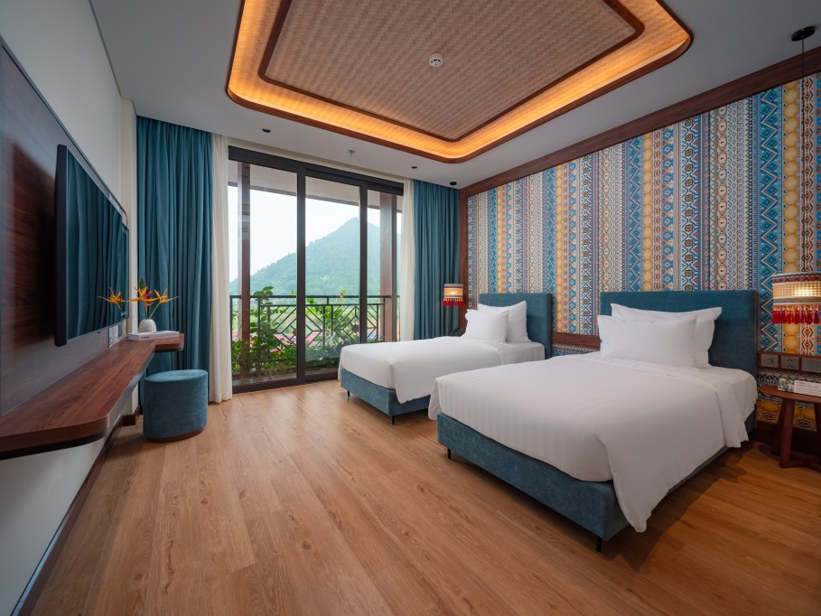 Deluxe Twin Flamingo Tan Trao Resort 1