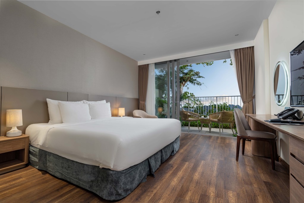Premier Ocean View Flamingo Resort Cat Ba1 3
